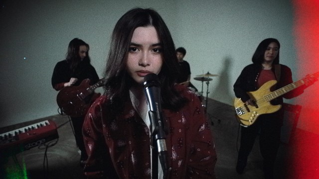 SAMMii - MAKING ME SICK!